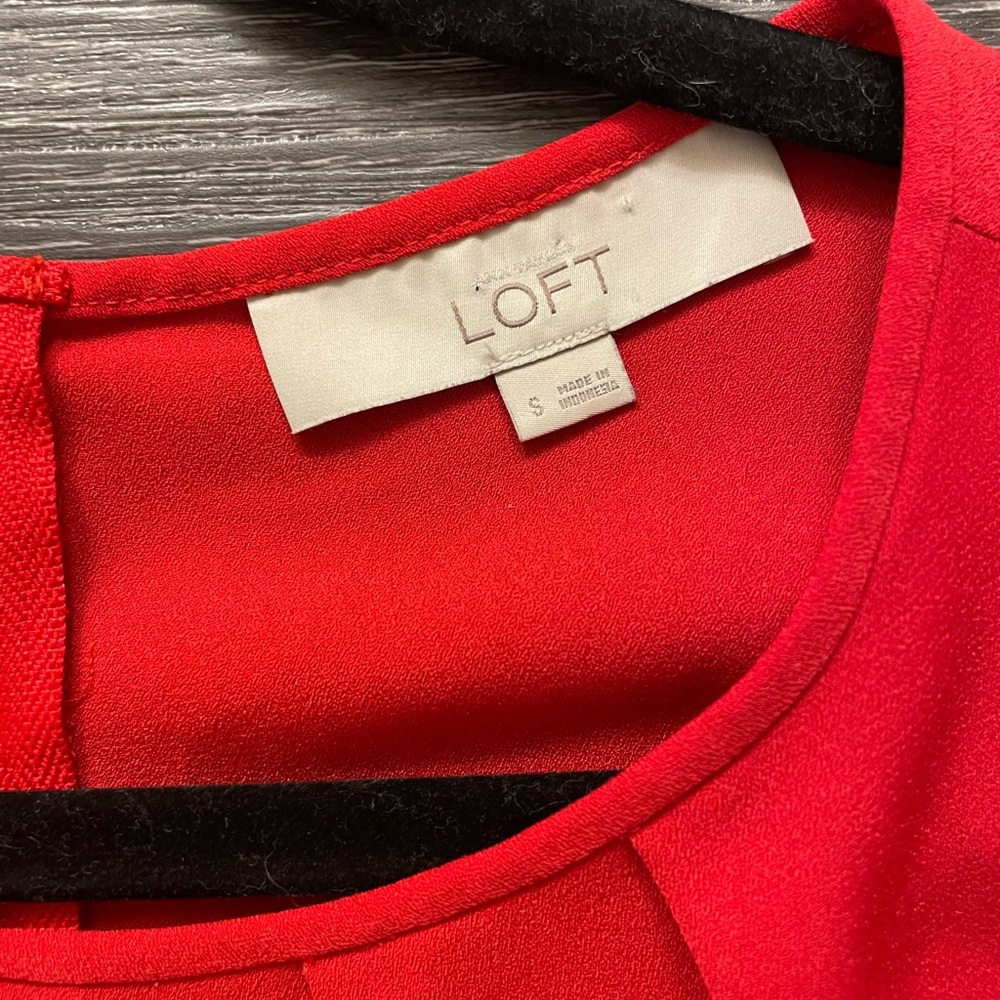 Loft short sleeve top. Color red, size small. - Picture 4 of 5